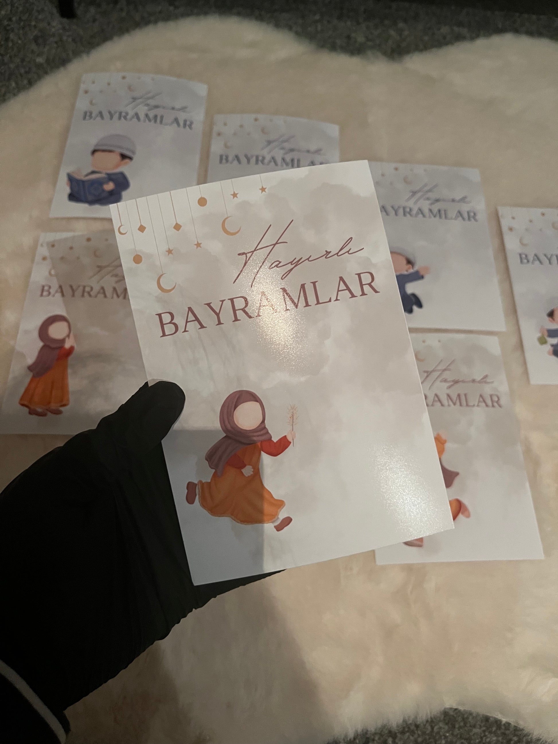Eid & Bayram Geschenkidee –  Islamische Geschenkidee für Bayram – Hochwertiger Fotodruck – 10x15 cm, – 6 Designs – Islamische Geschenkidee für Bayram, eid geldkarte, bayram geldkarte, eid geldgeschenk, bayram geldgeschenk, eid grußkarte, bayram grußkarte, eid geschenkidee, bayram geschenkidee, islamische grußkarte, islamisches geschenk, geldkarte 10x15, eid download pdf, eid png vorlage, eid geldgeschenk digital, eid geldgeschenk gedruckt, eid kinder geschenk, eid karten erwachsene, 
